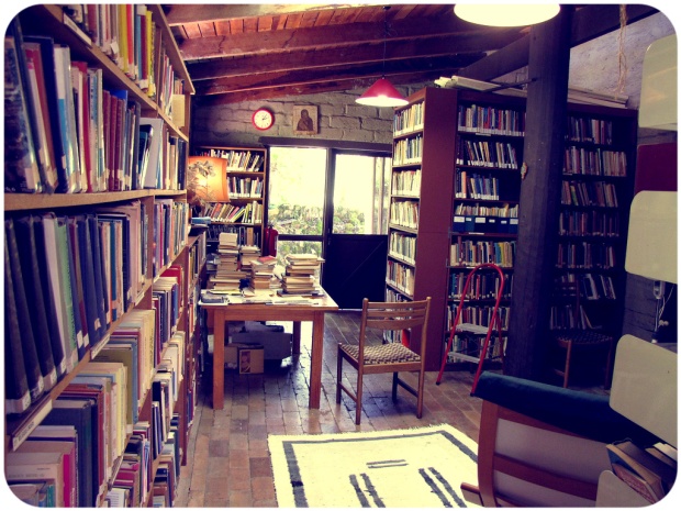 Library (derived from Flickr (Friar's Balsam) http://flic.kr/p/82ipB5)